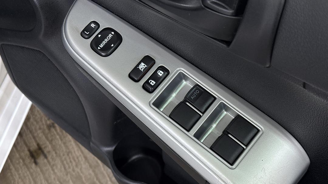 2015 Toyota Camry Altise, Automatic, 107674 km, Drivers Side Door Panel Controls