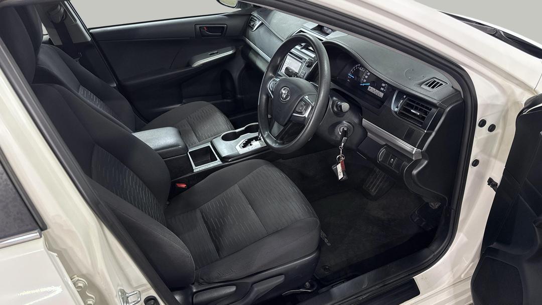 2015 Toyota Camry Altise, Automatic, 107674 km, Right Side Front Door Cabin View