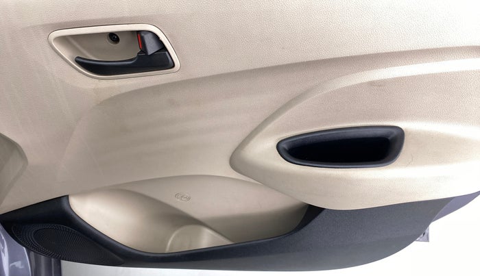 2018 Hyundai NEW SANTRO ERA 1.1, Petrol, Manual, 30,274 km, Driver Side Door Panels Control