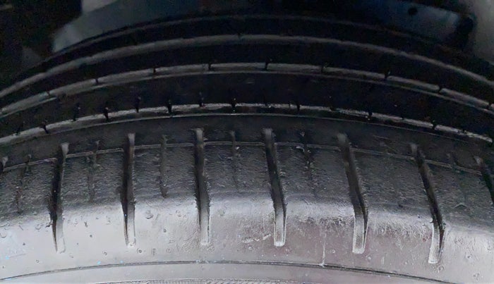 2018 Ford Ecosport 1.5 TDCI TITANIUM PLUS, Diesel, Manual, 69,917 km, Left Front Tyre Tread