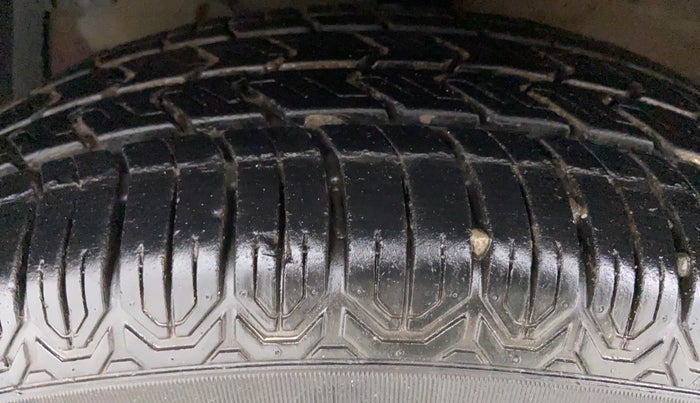 2014 Maruti Swift Dzire VXI 1.2 BS IV, Petrol, Manual, 92,728 km, Left Front Tyre Tread