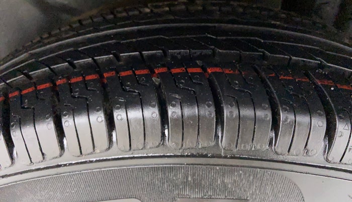 2014 Maruti Swift Dzire VXI 1.2 BS IV, Petrol, Manual, 92,728 km, Left Rear Tyre Tread