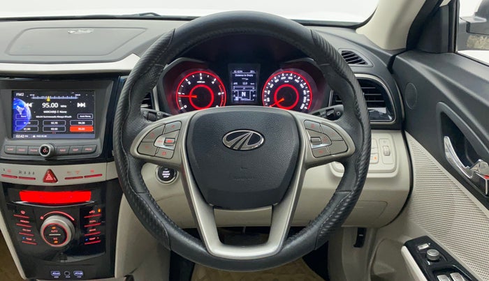 2020 Mahindra XUV300 W8 (O) 1.5 DIESEL AMT, Diesel, Automatic, 78,432 km, Steering Wheel Close Up