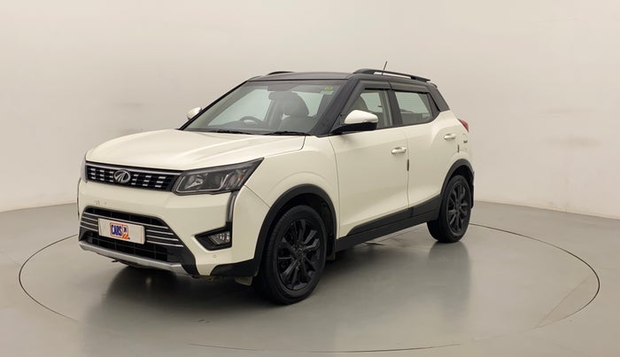 2020 Mahindra XUV300 W8 (O) 1.5 DIESEL AMT, Diesel, Automatic, 78,432 km, Left Front Diagonal
