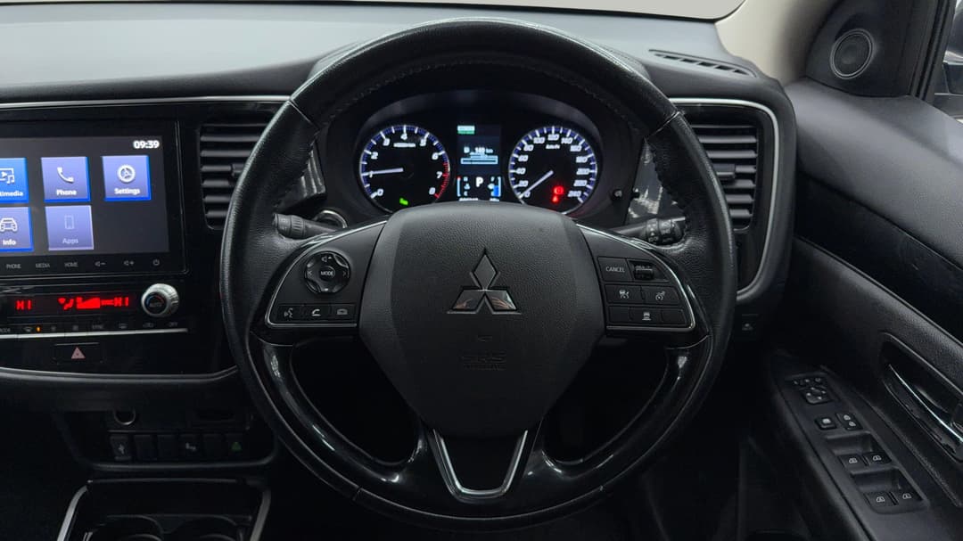 2021 Mitsubishi Outlander Ls 7 Seat (AWD), Automatic, 86315 km, Steering Wheel Close-up
