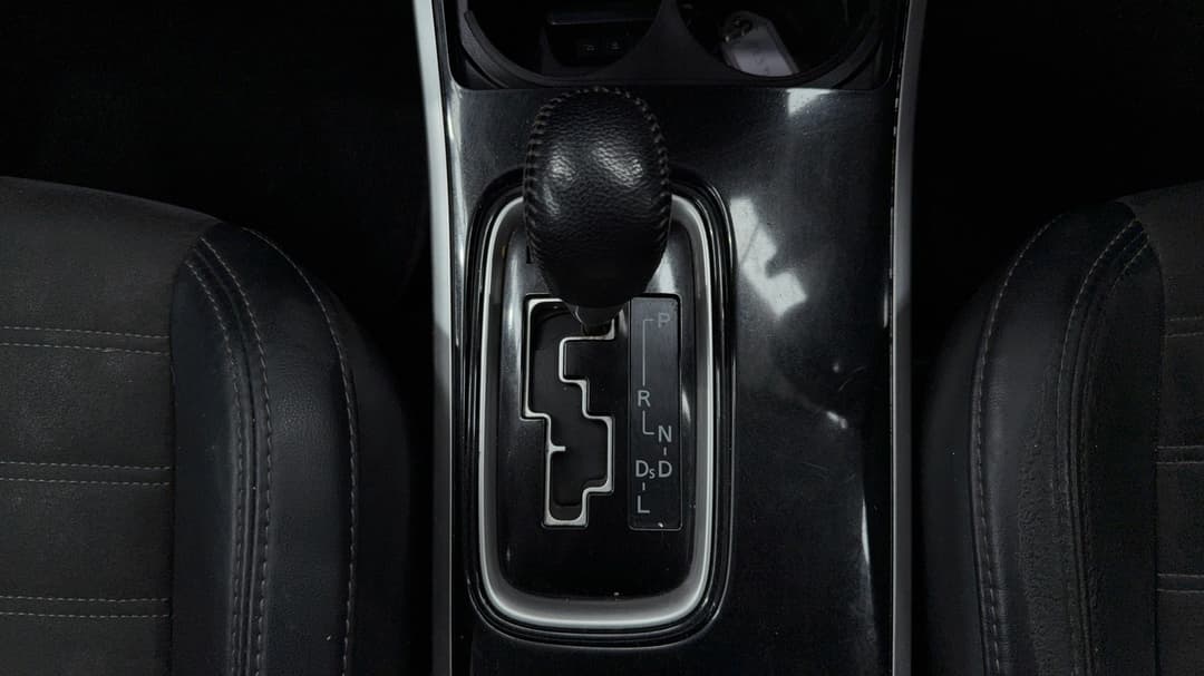 2021 Mitsubishi Outlander Ls 7 Seat (AWD), Automatic, 86315 km, Gear Lever 