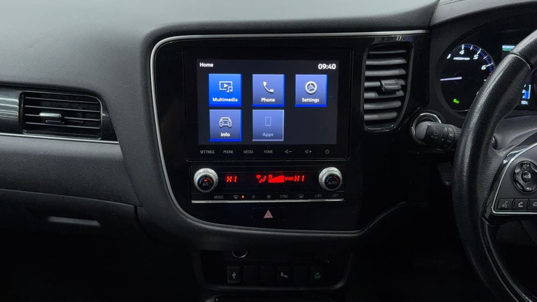 2021 Mitsubishi Outlander Ls 7 Seat (AWD), Automatic, 86315 km, Center Console