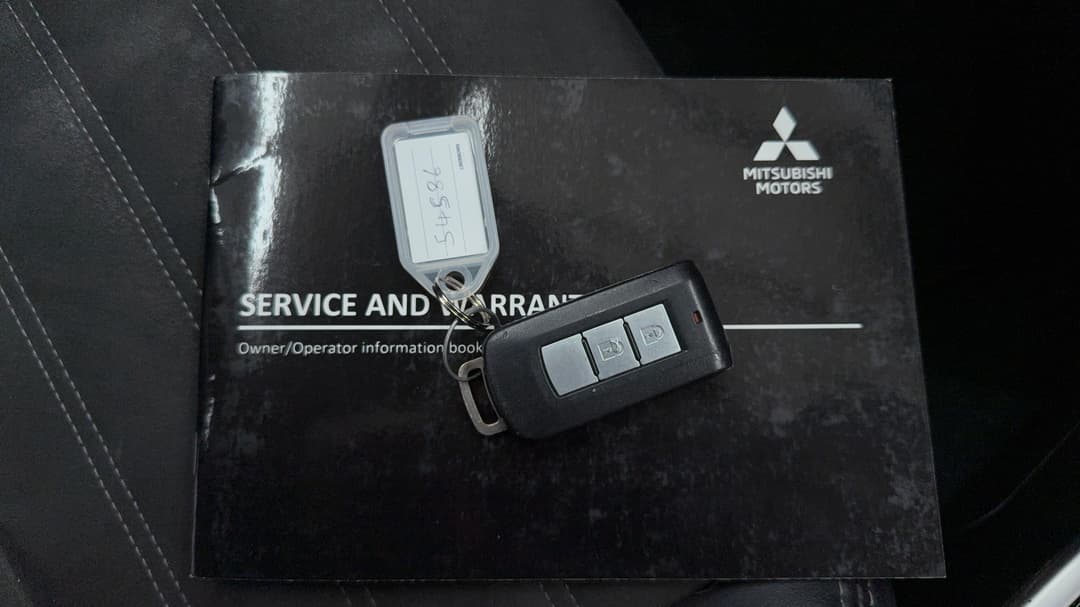 2021 Mitsubishi Outlander Ls 7 Seat (AWD), Automatic, 86315 km, Key Close-up