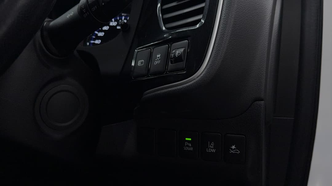 2021 Mitsubishi Outlander Ls 7 Seat (AWD), Automatic, 86315 km, Utility Switches/Buttons