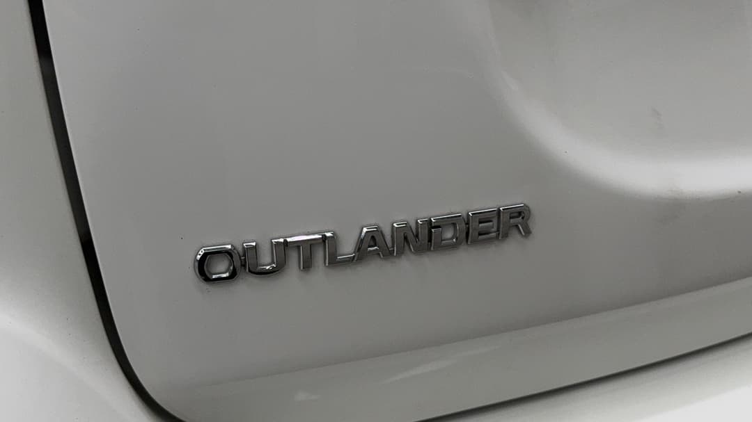2021 Mitsubishi Outlander Ls 7 Seat (AWD), Automatic, 86315 km, Badge (Boot Left Side)
