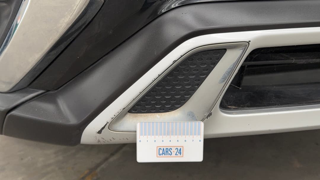 2021 Mitsubishi Outlander Ls 7 Seat (AWD), Automatic, 86315 km, Bumper Front Scratch