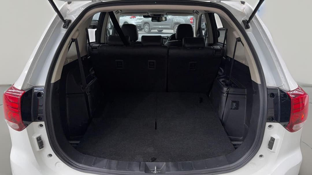 2021 Mitsubishi Outlander Ls 7 Seat (AWD), Automatic, 86315 km, Boot Inside View
