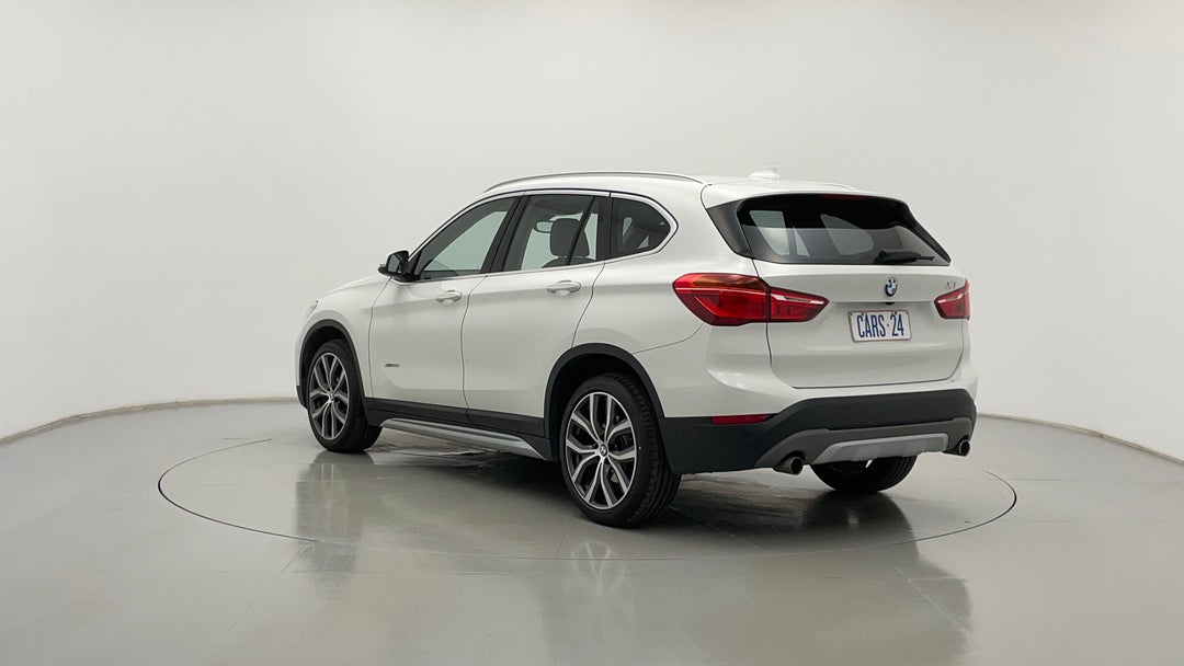 Left Back Diagonal (45- Degree) View