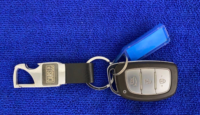 2015 Hyundai Grand i10 ASTA 1.2 KAPPA VTVT, Petrol, Manual, 18,459 km, Key Close Up