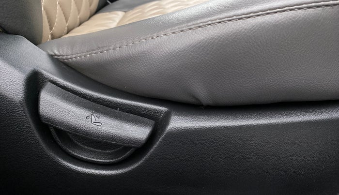 2014 Hyundai Grand i10 SPORTZ 1.2 KAPPA VTVT, Petrol, Manual, 34,827 km, Driver Side Adjustment Panel