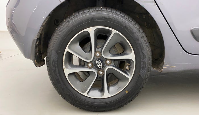 2017 Hyundai Grand i10 ASTA 1.2 KAPPA VTVT, Petrol, Manual, 1,33,532 km, Right Rear Wheel