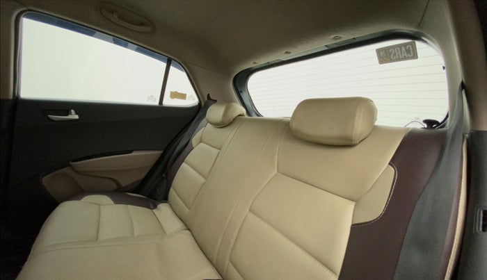 2017 Hyundai Grand i10 ASTA 1.2 KAPPA VTVT, Petrol, Manual, 1,33,532 km, Right Side Rear Door Cabin