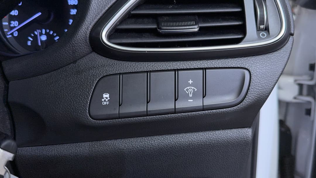 2019 Hyundai i30 Go, Automatic, 87202 km, Utility Switches/Buttons