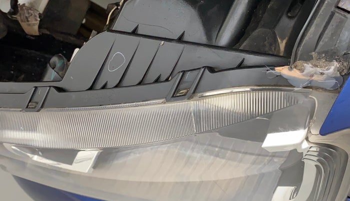 2019 Renault Kwid CLIMBER 1.0, Petrol, Manual, 46,779 km, Left headlight - Clamp has minor damage