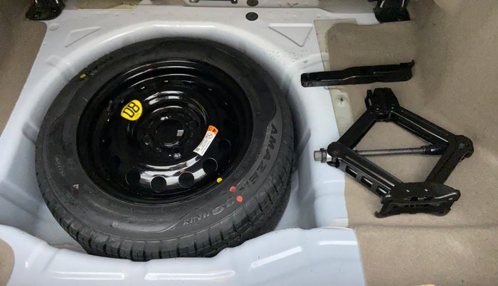 2018 Ford Figo Aspire 1.2 TITANIUM PETROL, Petrol, Manual, 27,077 km, Spare Tyre