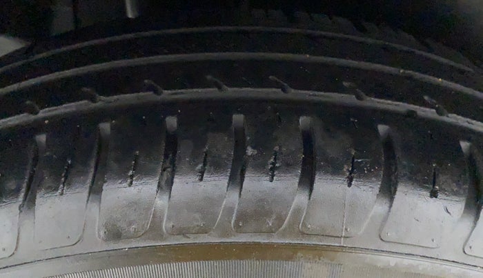 2018 Maruti Dzire VXI, Petrol, Manual, 71,810 km, Right Rear Tyre Tread
