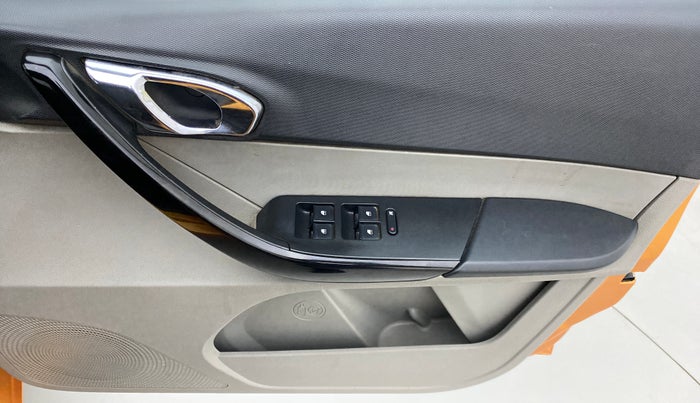 2017 Tata Tiago XZ 1.2 REVOTRON, Petrol, Manual, 65,312 km, Driver Side Door Panels Control