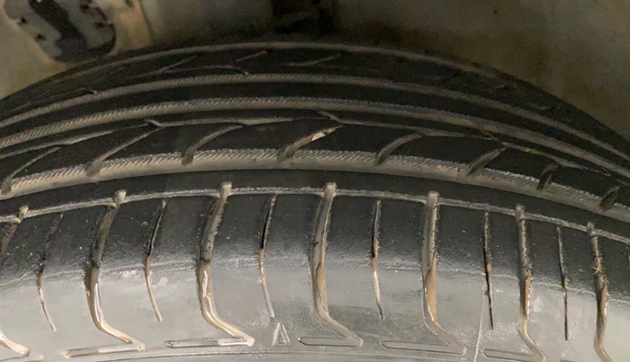 2017 Hyundai Creta E PLUS 1.6 PETROL, Petrol, Manual, 42,089 km, Left Front Tyre Tread