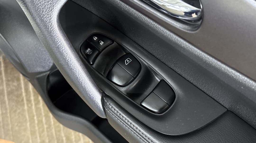 2016 Nissan X-trail St-l (FWD), Automatic, 47721 km, Drivers Side Door Panel Controls