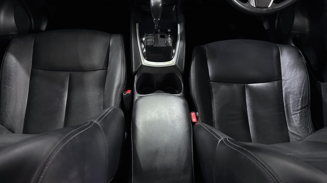 2016 Nissan X-trail St-l (FWD), Automatic, 47721 km, Center Console