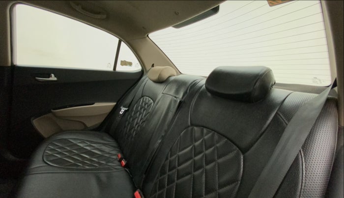 2018 Hyundai Xcent SX 1.2, Petrol, Manual, 42,605 km, Right Side Rear Door Cabin