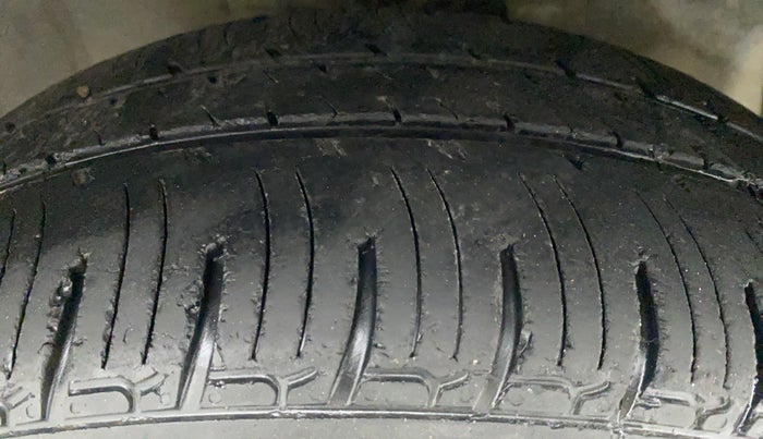 2011 Hyundai i20 SPORTZ (O) 1.2, Petrol, Manual, 93,658 km, Right Front Tyre Tread