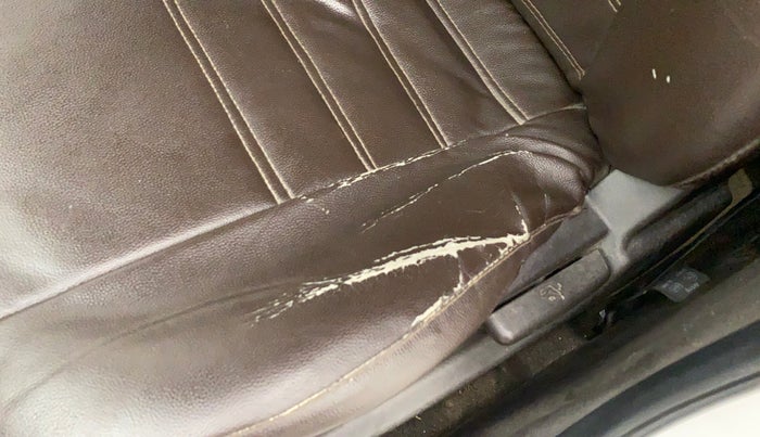 2011 Hyundai i20 SPORTZ (O) 1.2, Petrol, Manual, 93,658 km, Front left seat (passenger seat) - Cover slightly torn