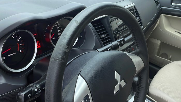 MITSUBISHI LANCER EX-Steering Wheel Trim Scratch