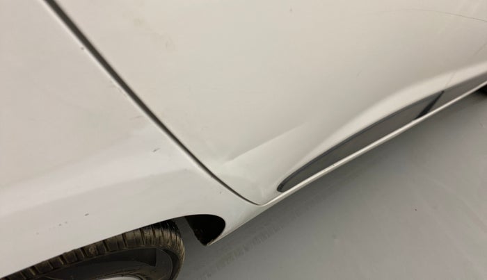 2014 Hyundai Xcent SX 1.2 (O), Petrol, Manual, 49,066 km, Right rear door - Slightly dented