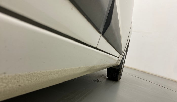 2014 Hyundai Xcent SX 1.2 (O), Petrol, Manual, 49,066 km, Right running board - Slightly dented