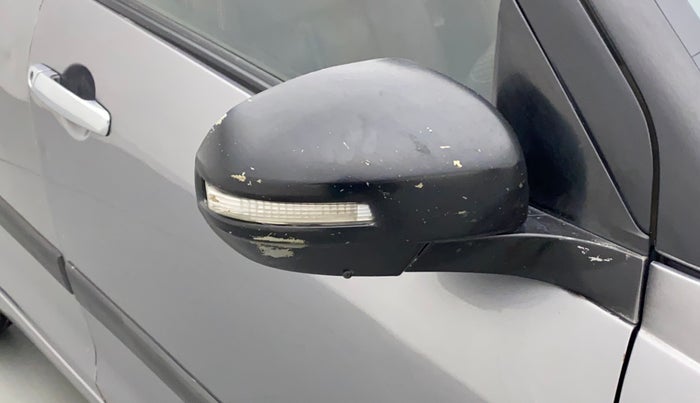 2015 Maruti Swift VDI ABS, Diesel, Manual, 1,20,956 km, Right rear-view mirror - Minor scratches