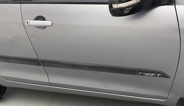 2015 Maruti Swift VDI ABS, Diesel, Manual, 1,20,956 km, Driver-side door - Minor scratches