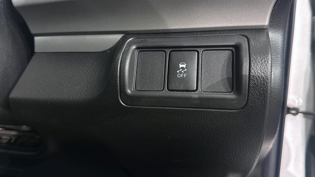 2016 Toyota Camry Altise, Automatic, 51769 km, Utility Switches/Buttons
