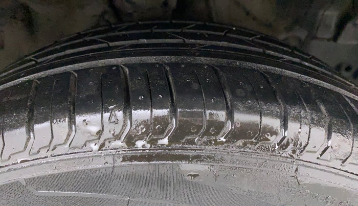 2016 Hyundai Elite i20 ASTA 1.2 (O), Petrol, Manual, 62,411 km, Right Front Tyre Tread