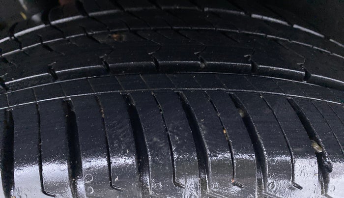 2019 Maruti Vitara Brezza VDI, Diesel, Manual, 24,541 km, Right Rear Tyre Tread