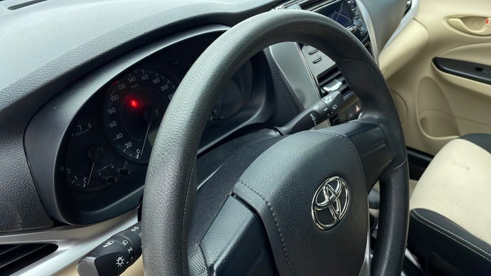 TOYOTA YARIS-Steering Wheel Trim Faded