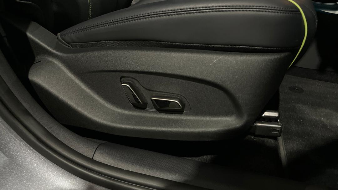 2025 Byd Atto 3 Standard Range, Automatic, 11271 km, Drivers Side Adjustment Panel