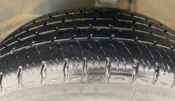 2016 Maruti Alto K10 VXI P, Petrol, Manual, 37,441 km, Left Front Tyre Tread