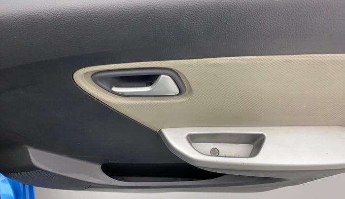 2016 Maruti Alto K10 VXI P, Petrol, Manual, 37,441 km, Driver Side Door Panels Control