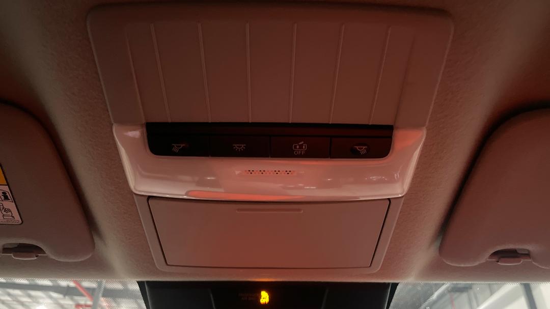 2025 Mitsubishi Triton Glx-r (4x4), Automatic, 14971 km, On-Roof Controls/Sunglass holder