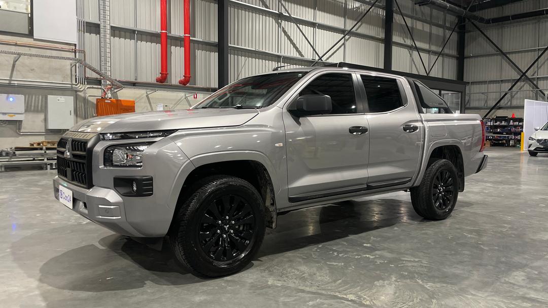 2025 Mitsubishi Triton Glx-r (4x4), Automatic, 14971 km, Left Front Diagonal (45- Degree) View