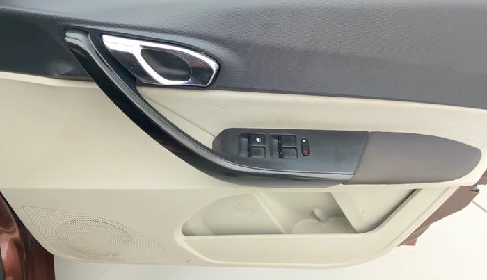 2022 Tata TIGOR XZ PLUS PETROL, CNG, Manual, 60,743 km, Driver Side Door Panels Control