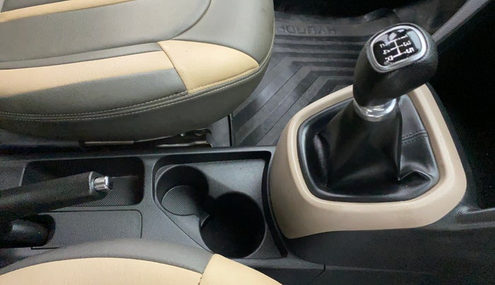 2016 Hyundai Grand i10 SPORTZ 1.2 KAPPA VTVT, Petrol, Manual, 21,686 km, Gear Lever