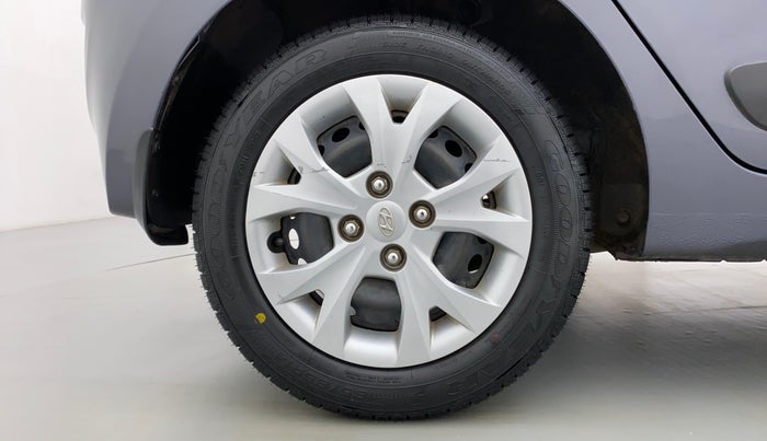 2016 Hyundai Grand i10 SPORTZ 1.2 KAPPA VTVT, Petrol, Manual, 21,686 km, Right Rear Wheel