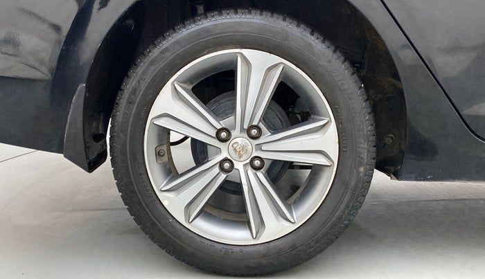 2018 Hyundai Verna 1.6 SX VTVT AT (O), Petrol, Automatic, 32,003 km, Right Rear Wheel